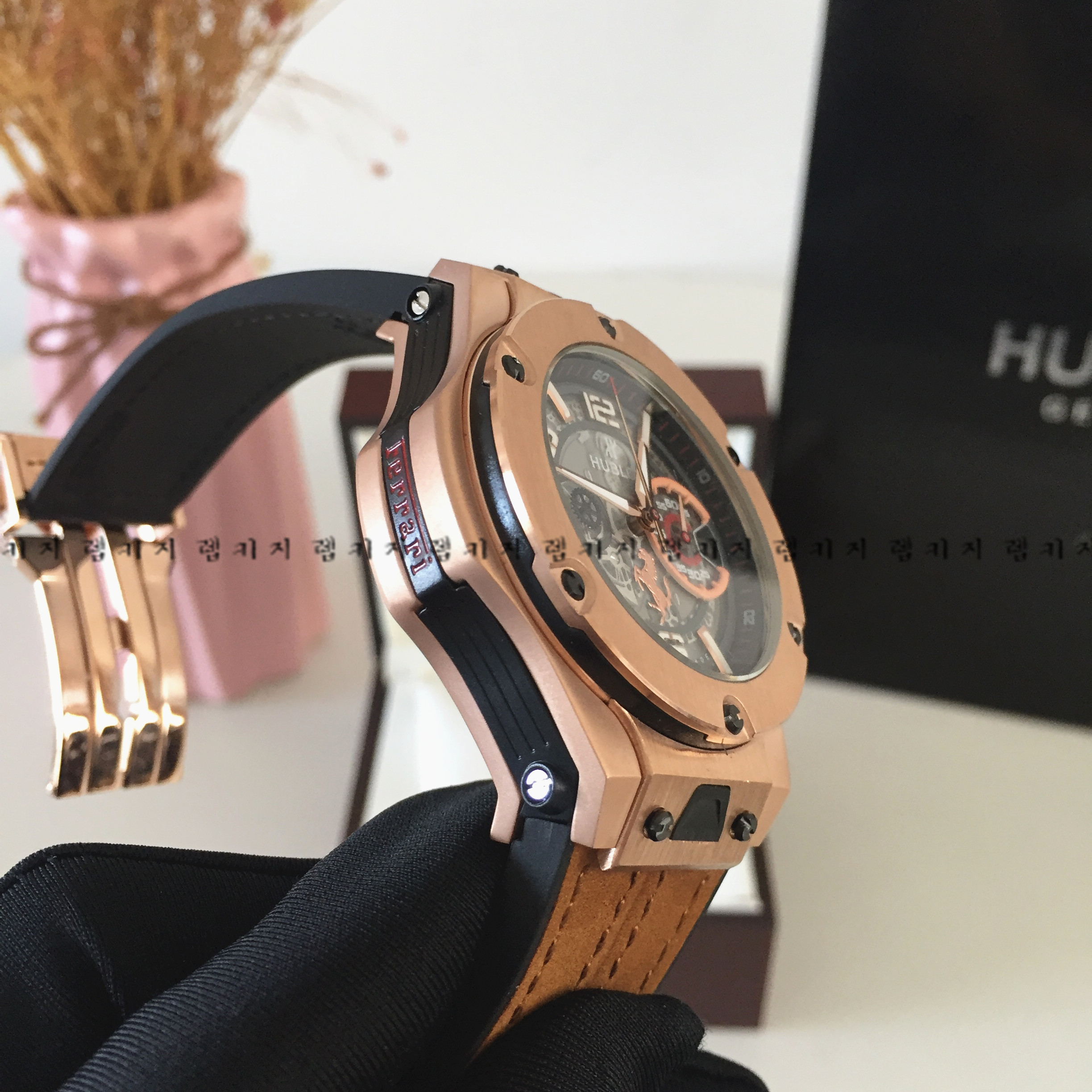 위블로 페라리 빅 타이타니움 우레탄 가죽시계